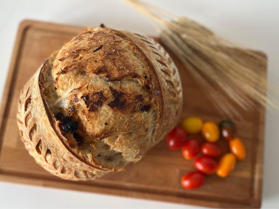 Sun-dried Tomato & Pickled Onion Sourdough Bread